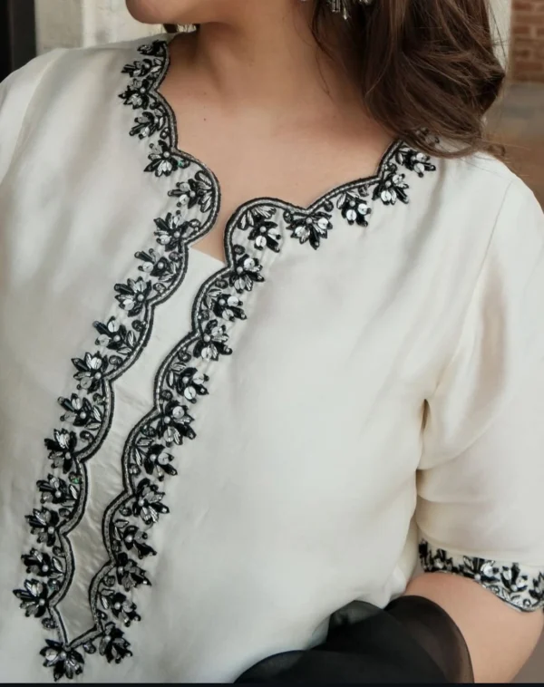 Ivory and Black farshi set - Image 3