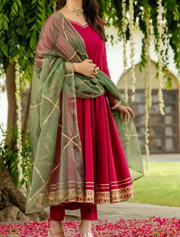 Haya Hues Anarkali